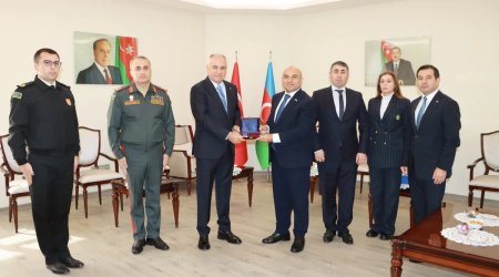 Экс-глава Генштаба ВС Турции награжден медалью Азербайджана