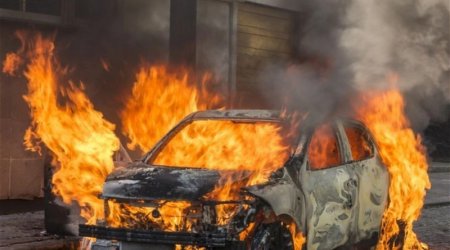 В Сумгайыте сгорел автомобиль
