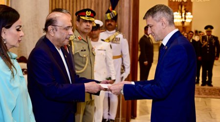 Azərbaycan səfiri etimadnaməsini Pakistan Prezidentinə təqdim edib
