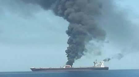 UKMTO: Hörmüz boğazında tanker atəşə tutulub