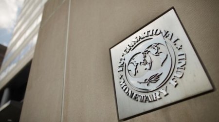 МВФ понизил прогноз роста экономики Азербайджана