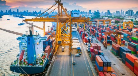 
Bakı Limanında konteyner daşımaları 30% artıb