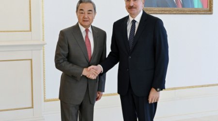 İlham Əliyev Çinin xarici işlər nazirini qəbul edib