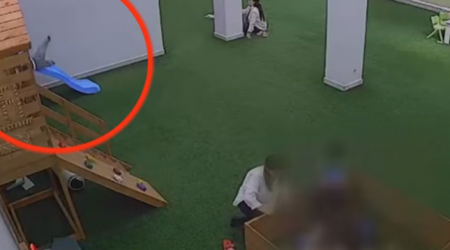 Sumqayıtda bağçada yıxılan azyaşlının qolu qırılıb -Video