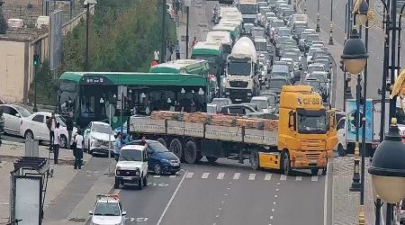 
8 Noyabr prospektində hərəkət bərpa olunub