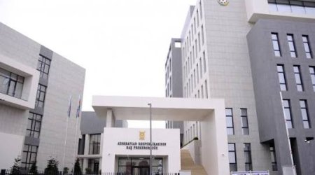 Türkiyəli jurnalist Azərbaycanda hakimiyyəti ələ keçirməyə çağırışda ittiham olunur