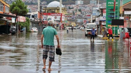 İstanbulda sel nəticəsində ölənlərin sayı 5-ə çatıb