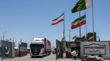 İran və Pakistan arasında sərhəd keçidləri müvəqqəti dayandırılıb