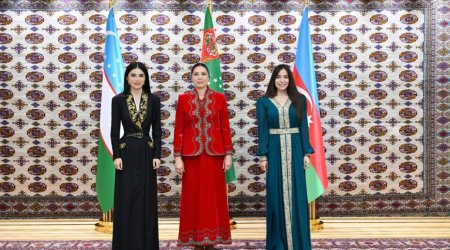 
Aşqabadda Leyla Əliyevanın üçtərəfli görüşü olub