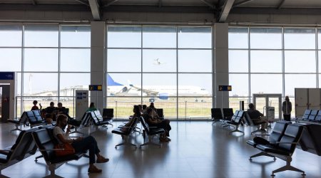 Moskvanın bütün aeroportlarında uçuşlar dayandırılıb