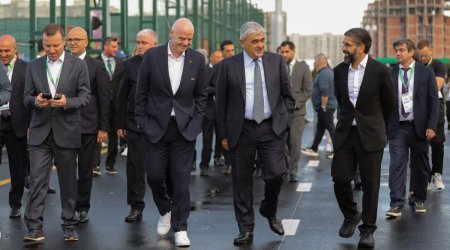 Canni İnfantino Bakıda U-15 dünya çempionatının keçirildiyi kompleksi ziyarət edib