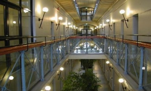 В Швеции закрывают тюрьмы: Сажать некого