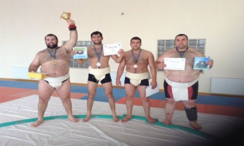 В Баку прошел международный турнир по сумо