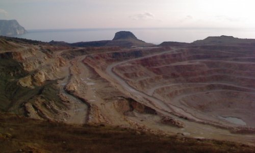 В каменном карьере в Баку произошел несчастный случай