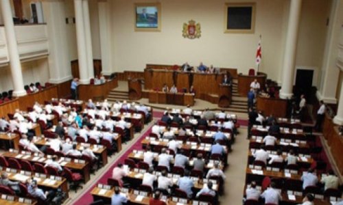 Parlamentdə dava - VİDEO