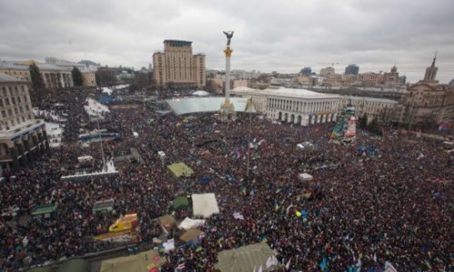 На Евромайдане организуют экскурсии