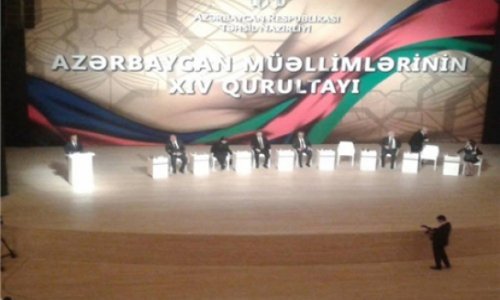 Müəllimlərin qurultayı başladı