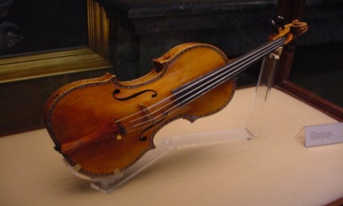 Похищенная скрипка Страдивари продана за $2,26 млн