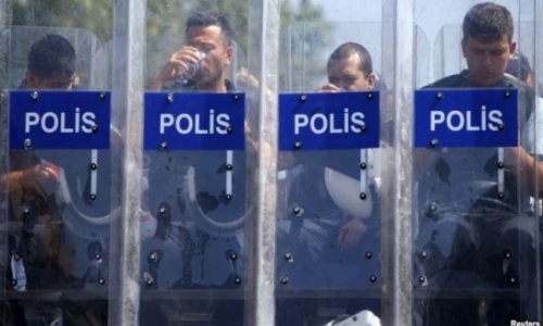 Türkiyədə jurnalistlərin polis məntəqələrinə girişi qadağan olunur