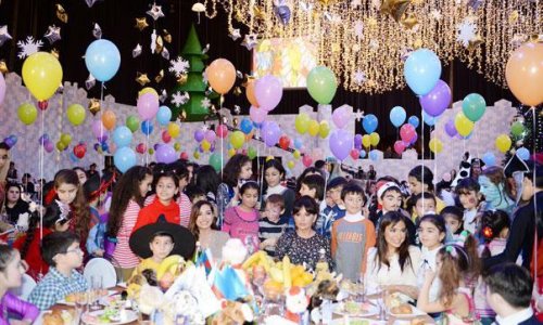 Мехрибан Алиева с дочерями на новогоднем празднике -ФОТО