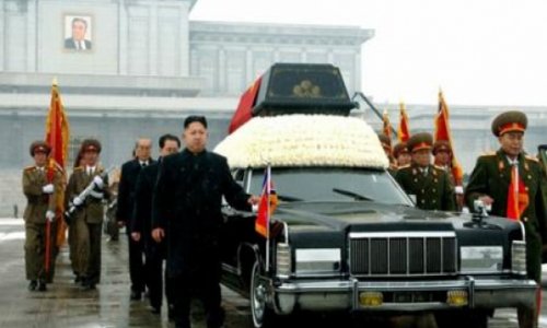 Şimali Koreya diktatoru dayısını güllələtməsindən danışdı
