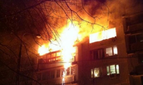 Пожар в жилом доме В Баку, есть погибший