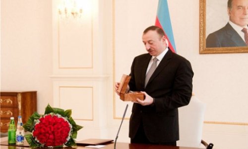 Ильхам Алиев отказался носить часы от ANS