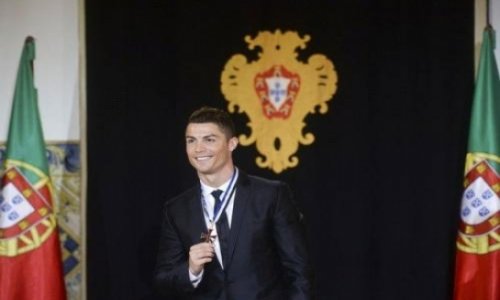 Ronaldo dövlət nişanı aldı - FOTO