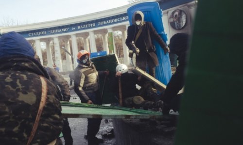Kiyev maydanında ilk ölü: Qarşıdurmalar səngimir