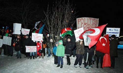 Stokholmda azərbaycanlı və türklərin etiraz aksiyası - FOTO