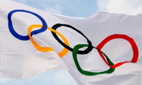 Олимпийцы держали азербайджанский флаг перевернутым –ФОТО