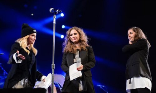Pussy Riot выступили на одной сцене с Мадонной -ФОТО+ВИДЕО