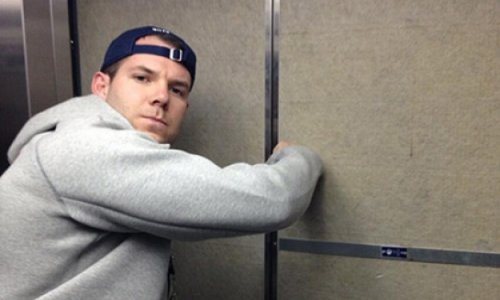 Бобслеист из США на этот раз застрял в лифте в Сочи