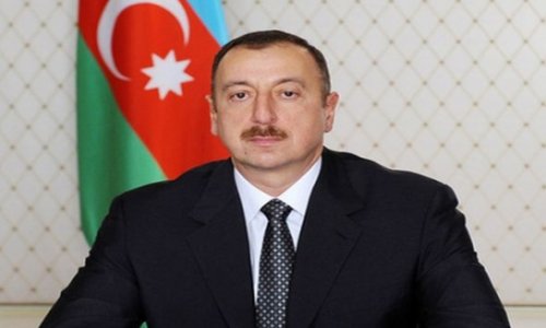 Ильхам Алиев наградил Арифа Пашаева