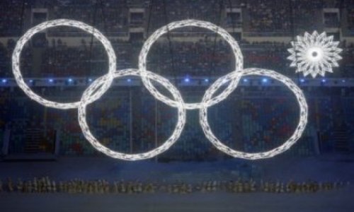 Техник, виновный в нераскрытии олимпийского кольца, умер? -ВИДЕО