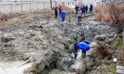 Bakıda magistral su xəttində qəza - FOTO