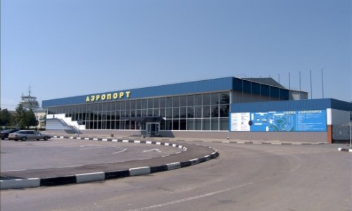 Silahlı şəxs Simferopol aeroportunu ələ keçirib