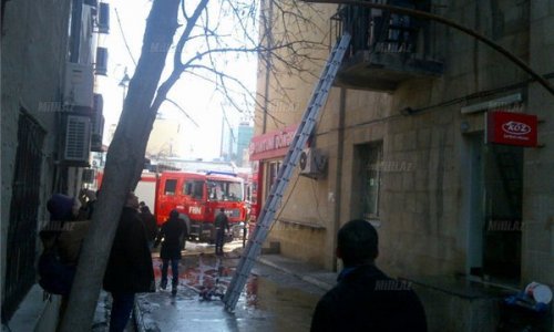 Bakıda universitet yataqxanası yandı: xəsarət alanlar var - FOTOLAR