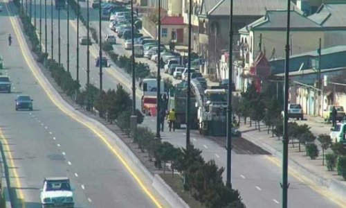 Bakıda yol ötürücüsündə hərəkət dayandırıldı - FOTO