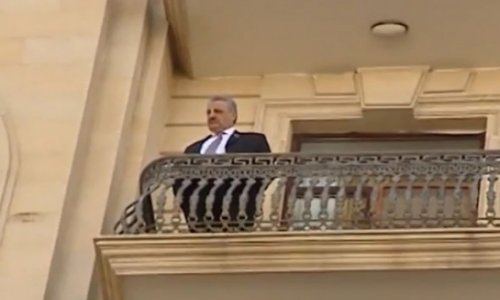 Таги Ахмедов наблюдал за пожаром со своего балкона -ФОТО