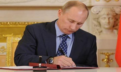 Putin Krımı müstəqil dövlət elan etdi