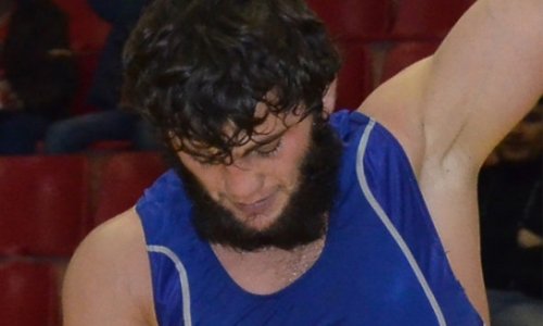 Азербайджанский борец предпочел бороду карьере