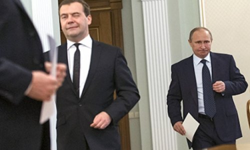 Путин втрое поднял зарплату себе и Медведеву