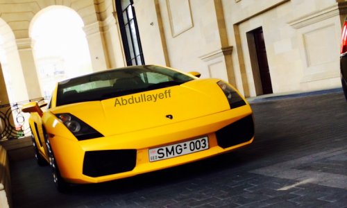 В Баку замечен желтый суперкар Lamborghini  - ВИДЕО