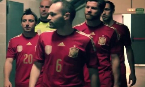Futbol ulduzları ilə maraqlı reklam çarxı - VİDEO