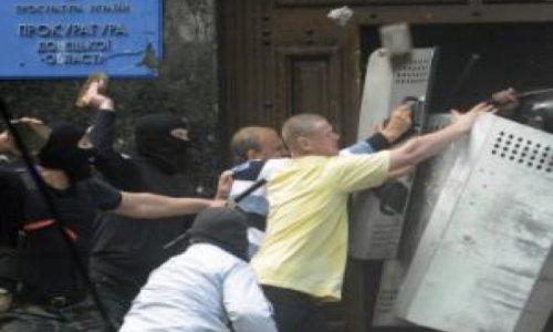 Пророссийские сепаратисты захватили прокуратуру Донецка