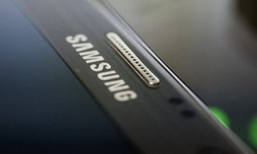 Samsung готовит первый QVGA-смартфон