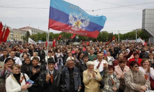 Putin marks Victory in Crimea as Ukraine violence flares