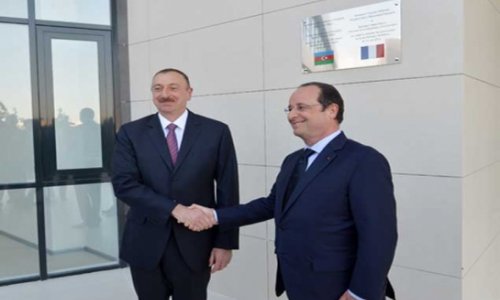 French president attends business forum in Baku