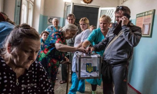 Votes in eastern Ukraine favor independence